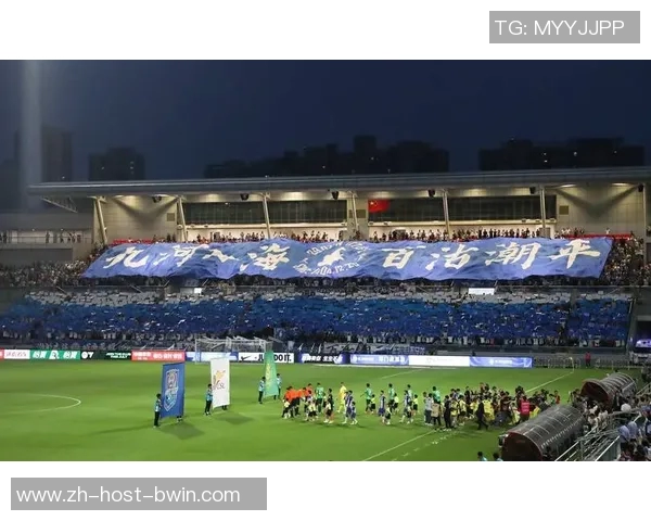 恒大与苏宁决赛激战正酣球场内外激情四溢引发球迷热烈关注 恒大与苏宁决赛激战正酣球场内外激情四溢引发球迷热烈关注